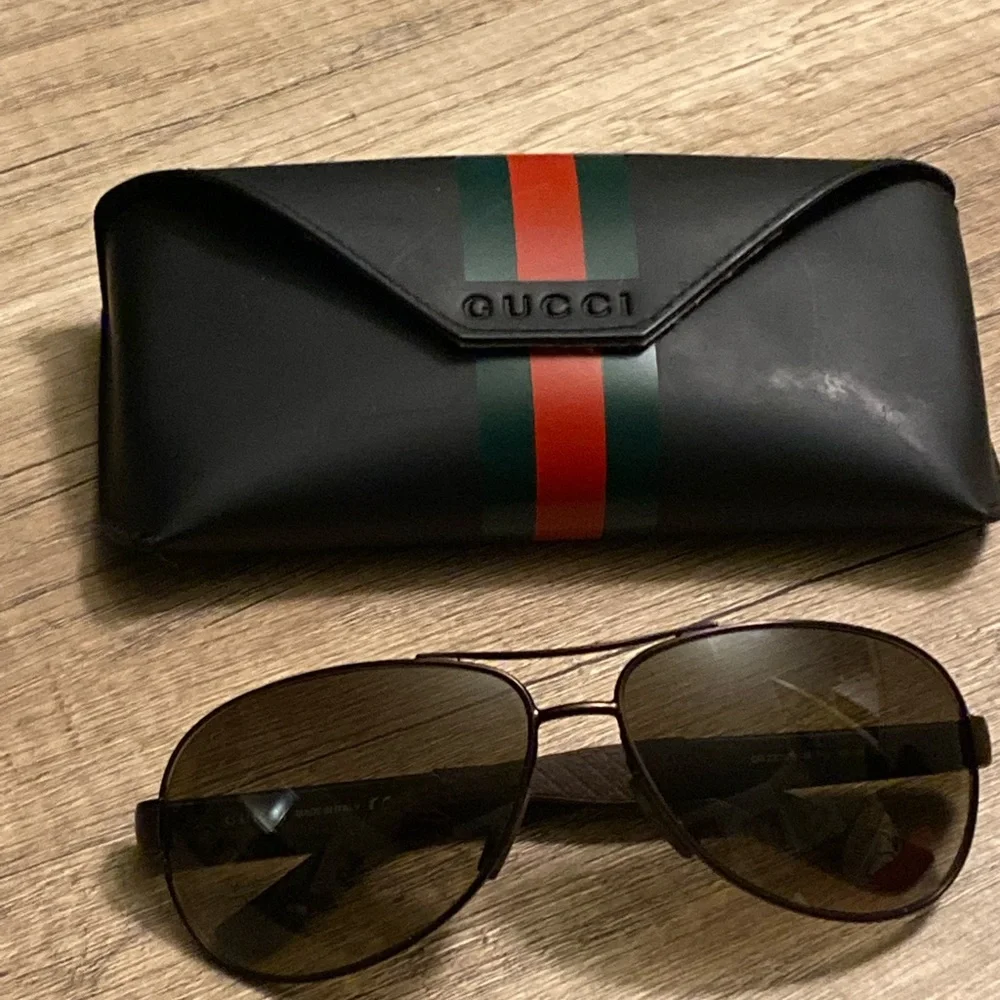 Mens Aviator Gucci glasses and case great condition - Picture 3 of 5